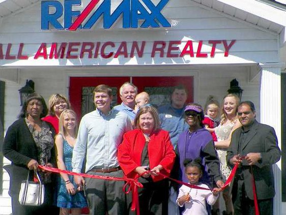 0405 Ribbon cutting