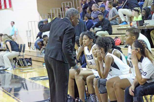 CarolynKellyTalksToTeam