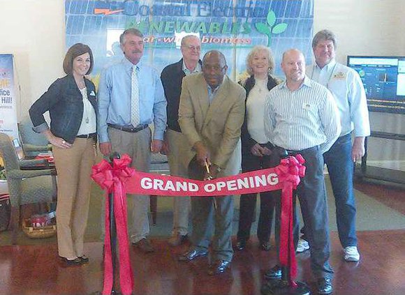 Coastal Electric ribbon cutting 0204