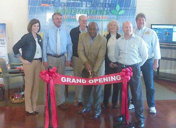 Coastal Electric ribbon cutting 0203