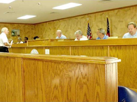 Price Chapman goes before the Ludowici City Council