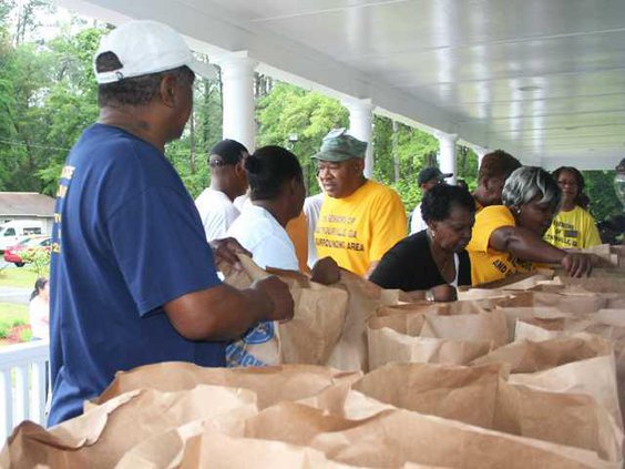 web 0413 Food pantry bags