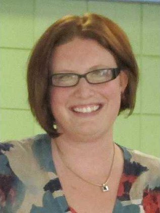 WEB Taylor poses with her ice cream