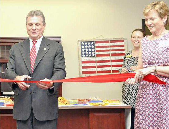 buddy and amy cut ribbon 2