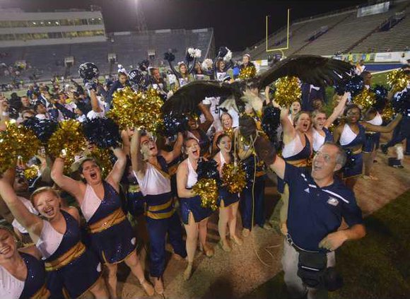 122315 GODADDY BOWL 09