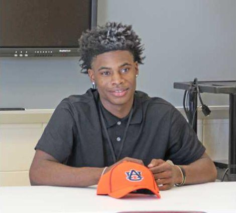 DavionMitchellCommitts1