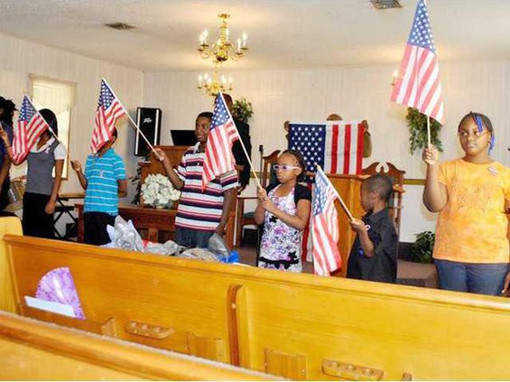 0925 Kids with flags