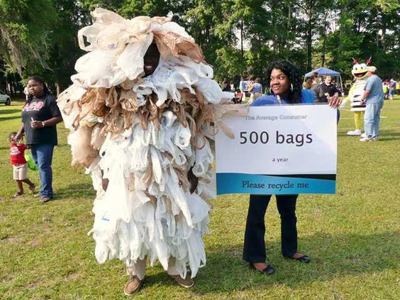 2012-04-23 KLB Earth Day bagman