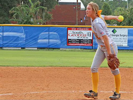 RichmondHillLadyTigersSoftball 031
