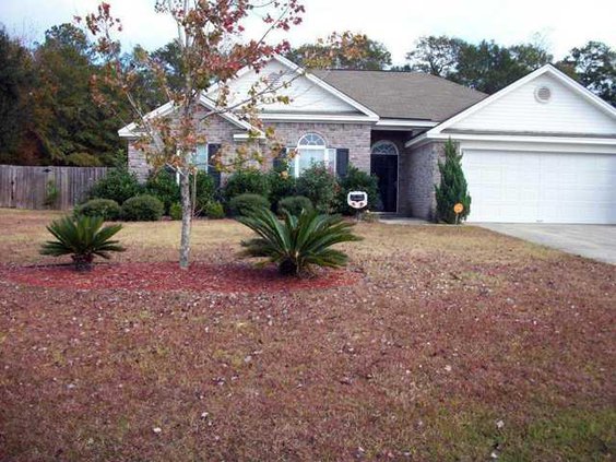 1Pembroke-Yard