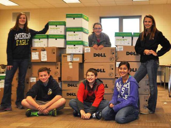Food Drive Top Avery Waters Natalie GaNun Emma Hyer Bottom Michael Cutchin Alex Caravella Aneesah Dalal Photo by Calie Peterson All Student Council members