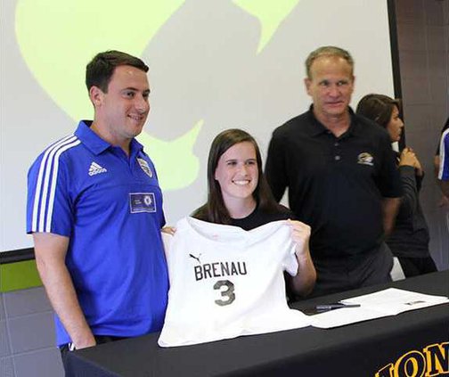 Casey-Qua-signing-3
