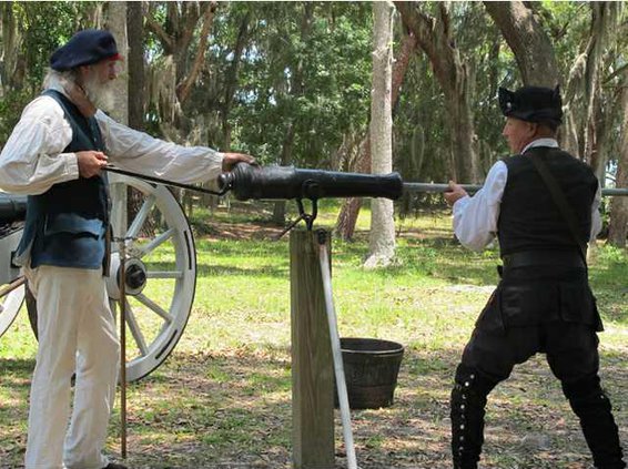 Fort Morris canon demo