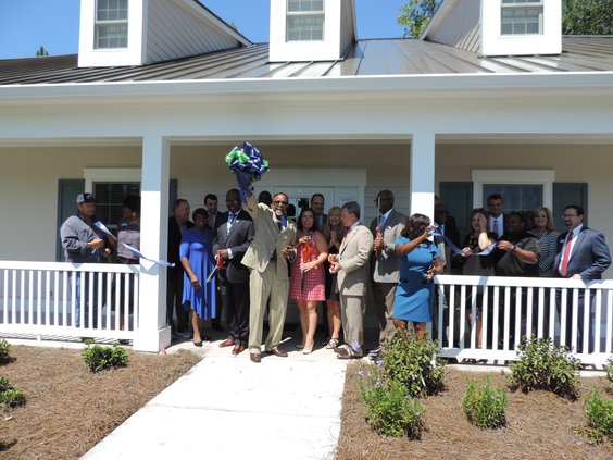 FRONT clinic ribbon cutting.JPG