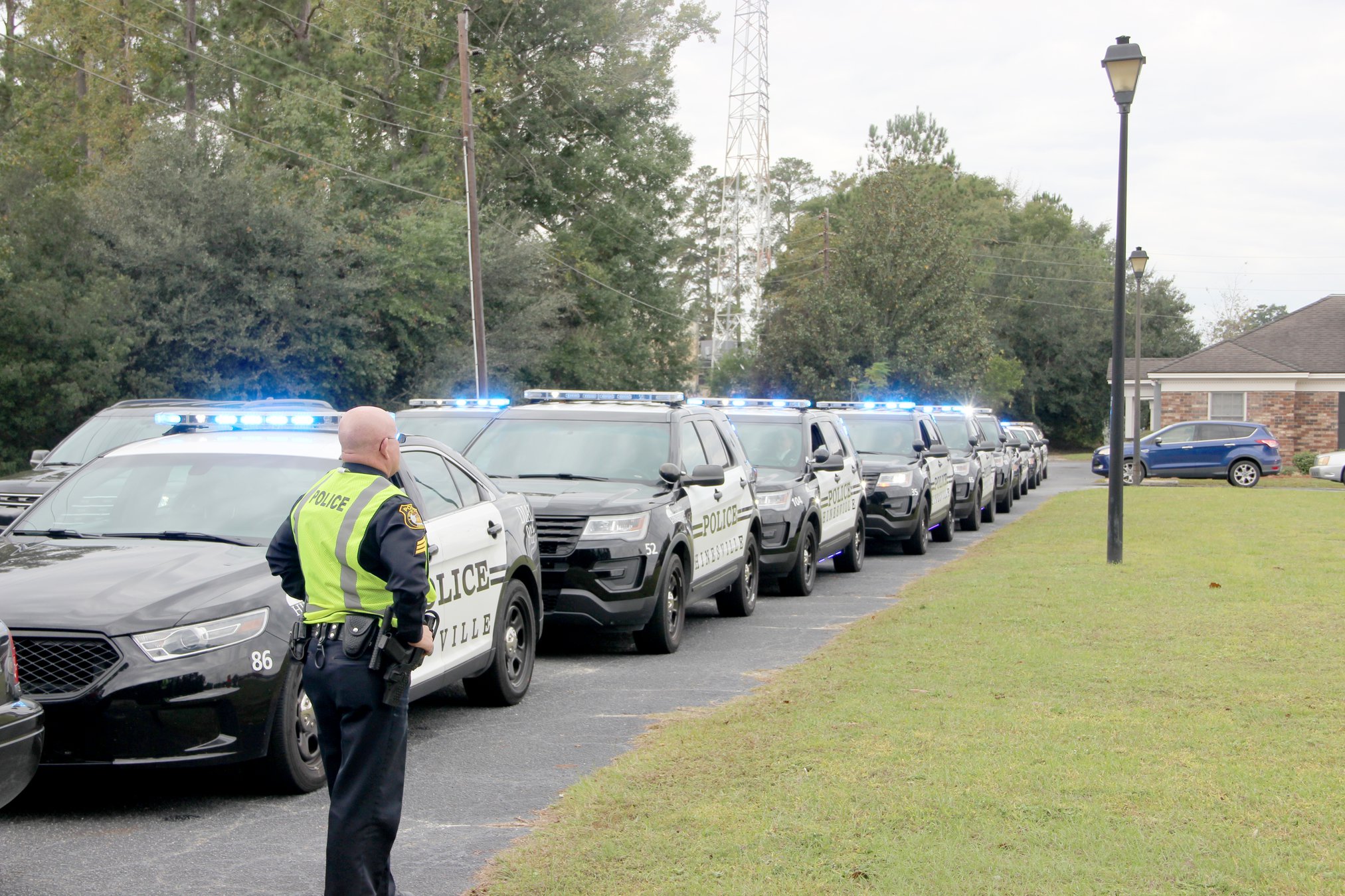 Hinesville police give long serving officer a final salute, call at