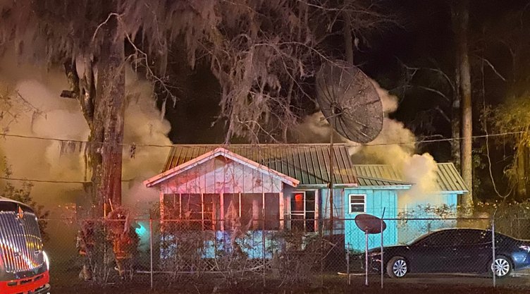 Midway fire displaces two