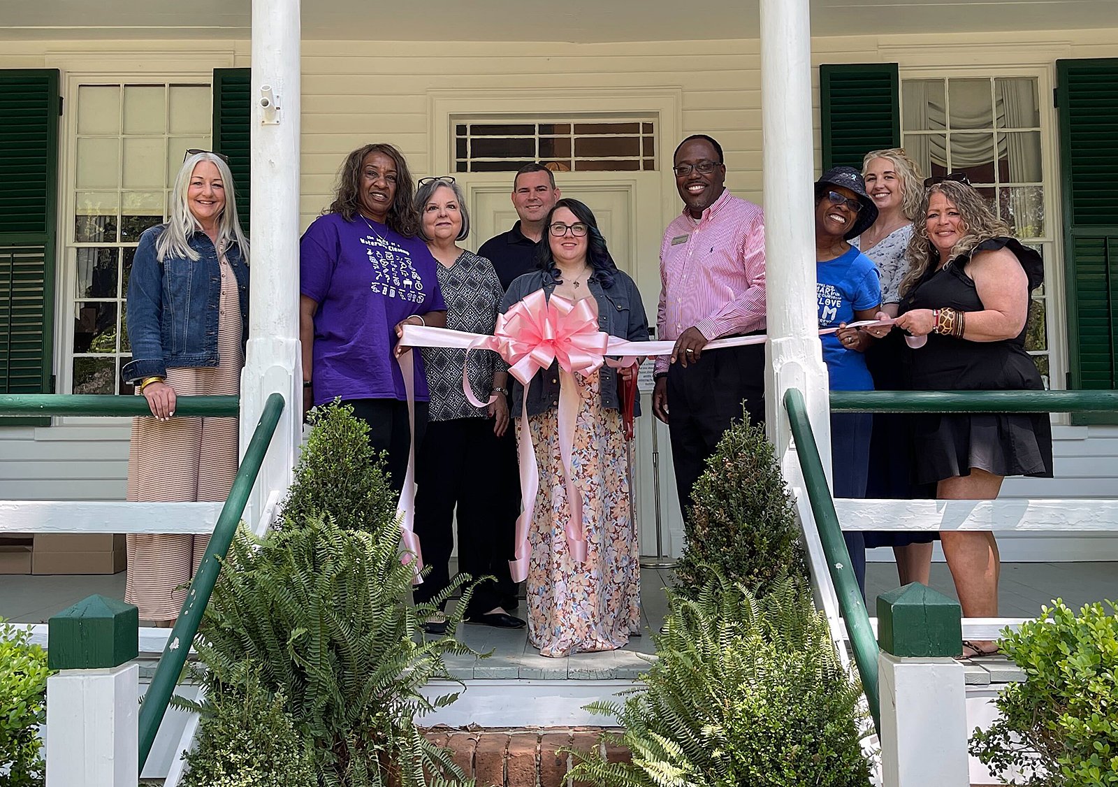 Chamber helps Moore Sweets cut the ribbon