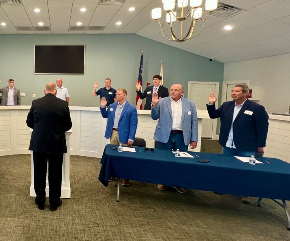 Residents voice concerns at inaugural Airport Authority meeting