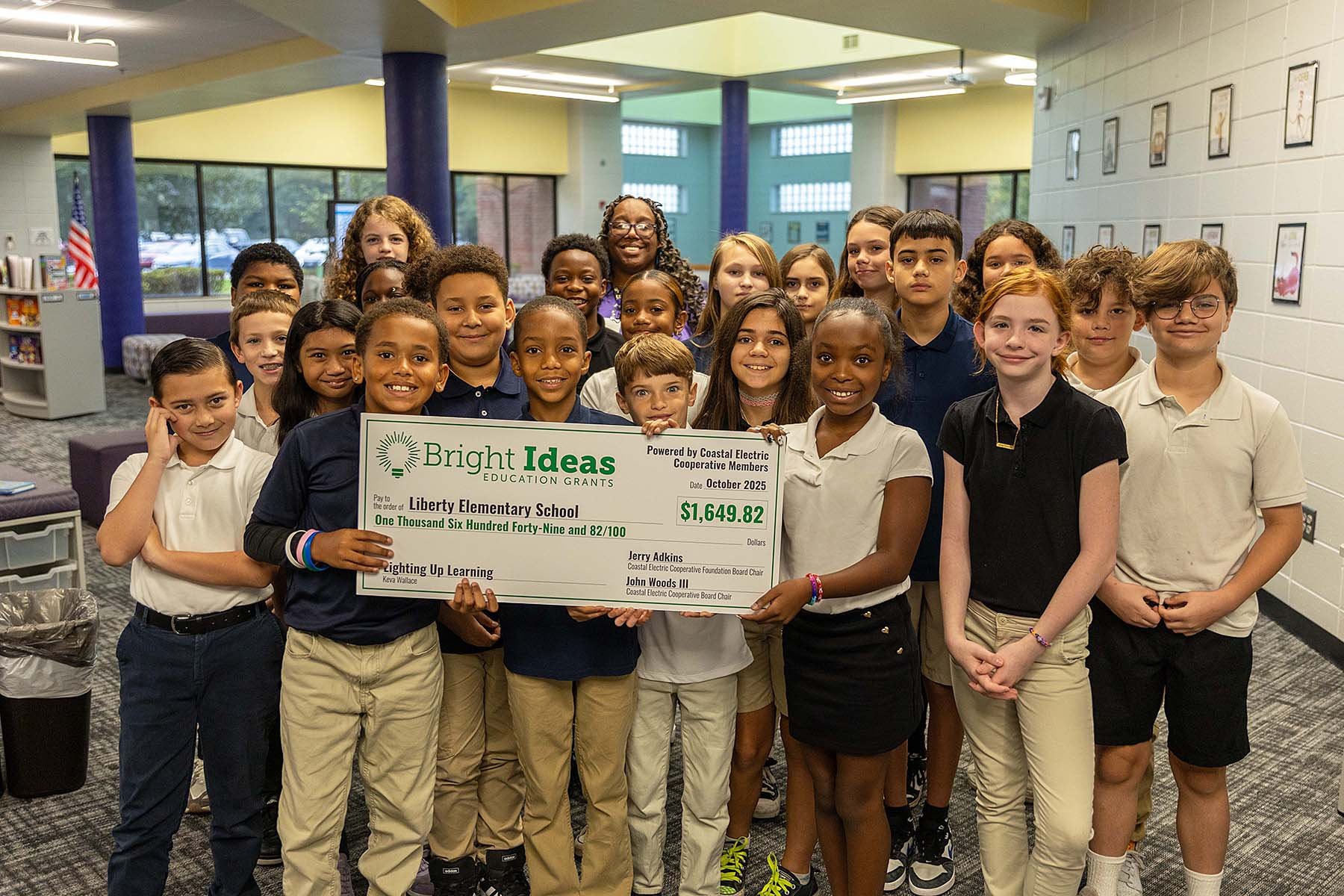 Keva Wallace and her class at Liberty Elementary School celebrate her Bright Ideas grant award.