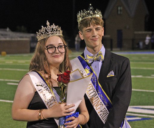 Bradwell Institute crowns homecoming royalty