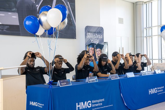 Savannah Tech, HMGMA commemorate apprenticeship agreement