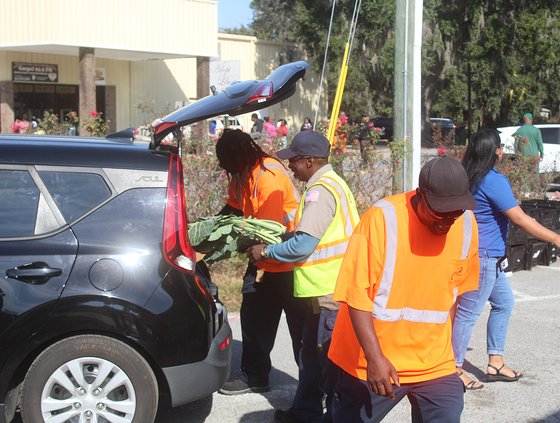 The Manna House brings Thanksgiving to hundreds