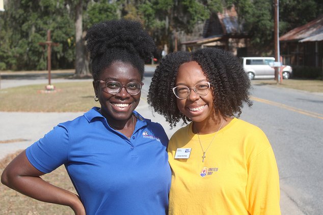 The Manna House brings Thanksgiving to hundreds