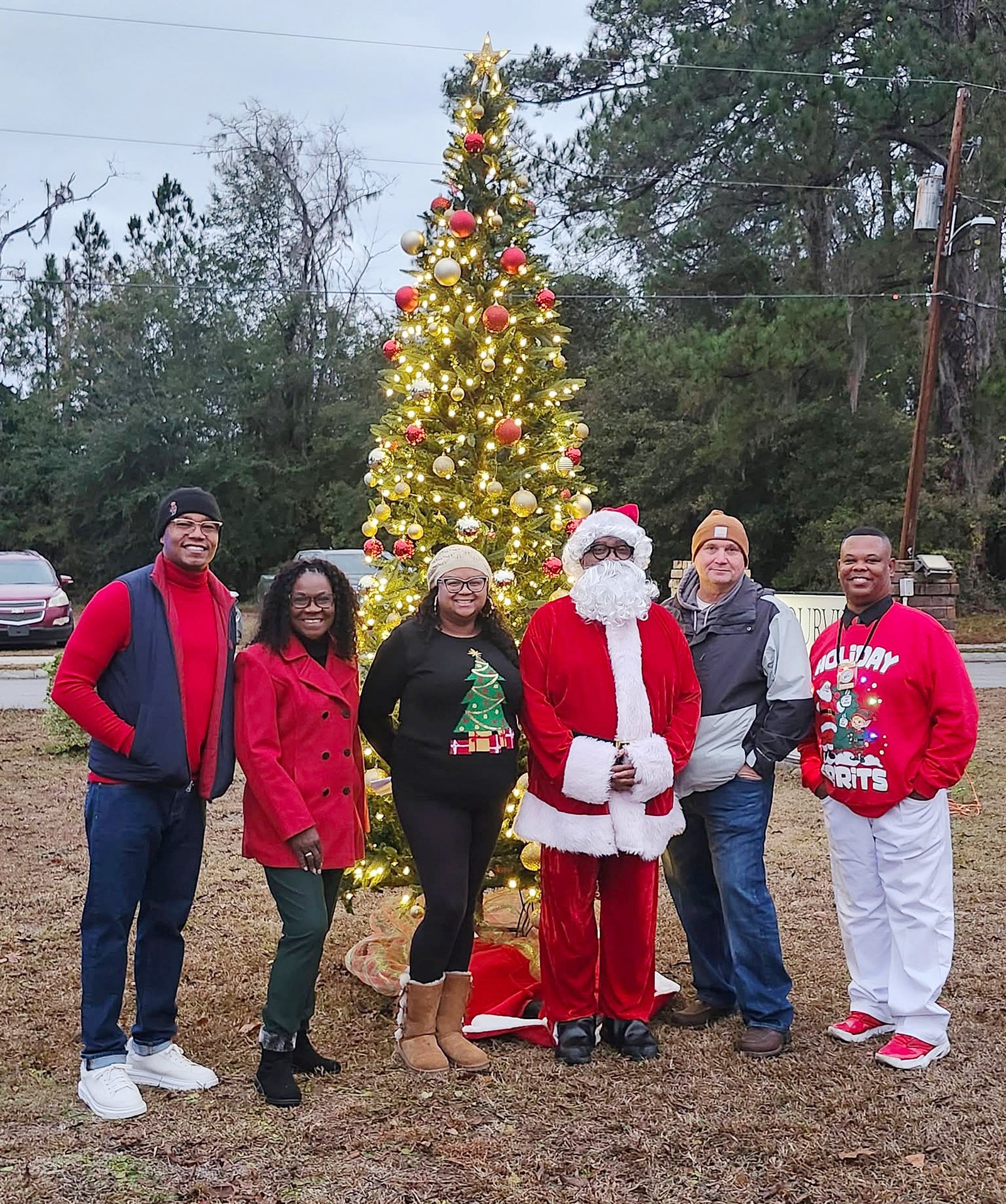 Walthourville holds tree lighting