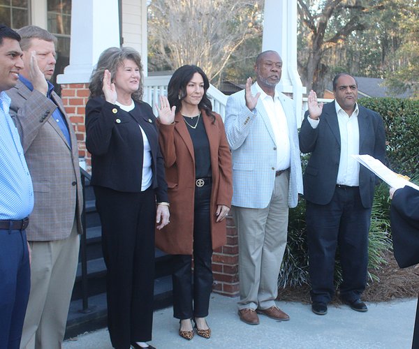 New mayor, council get to work in Flemington