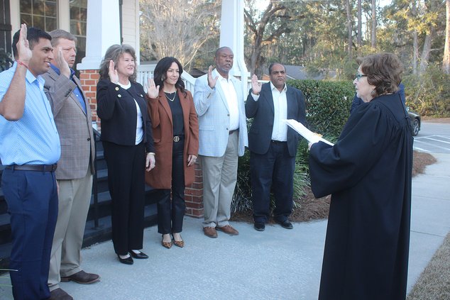 New mayor, council get to work in Flemington