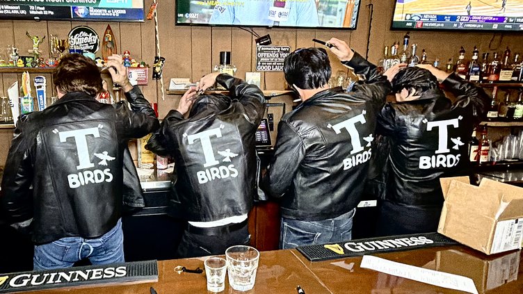 Chamber takes over Parrot and Frog for celebrity bartending