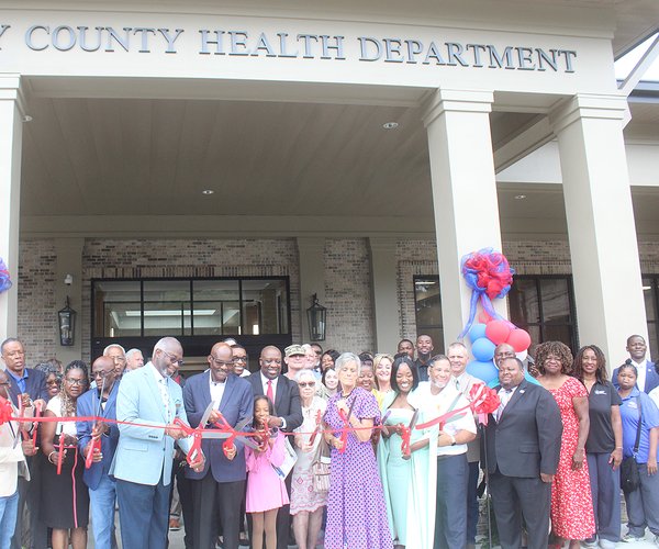 Health Department ribbon cutting 1