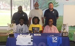 McCloud signs