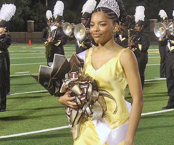 Liberty County High crowns homecoming queen