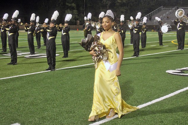Liberty County High crowns homecoming queen